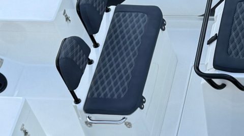 67 ACCESOIRES  81 BANQUETTE  87 B06 1846 b06.jpg