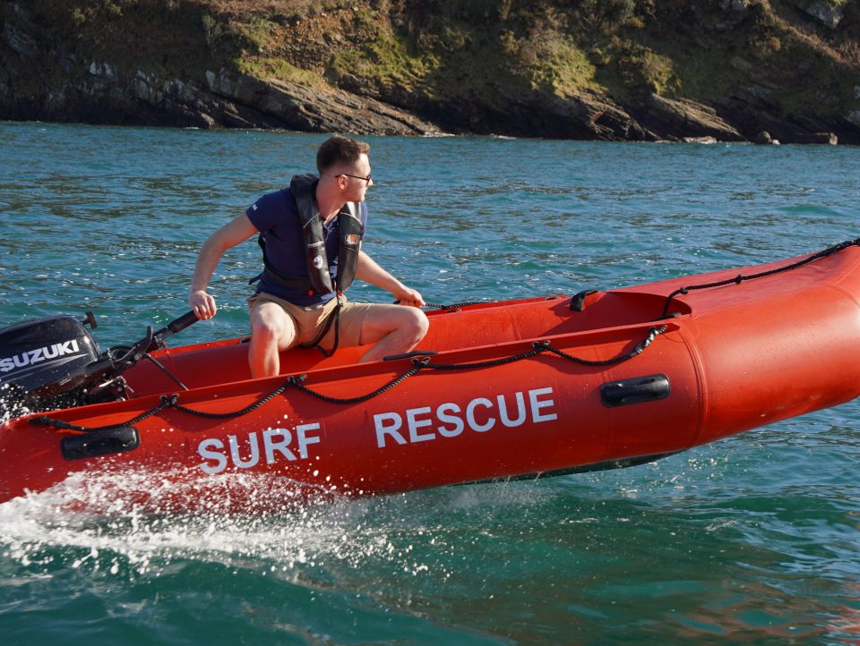 21 BATEAUX DEMONTABLES 25 SURF RESCUE  26 SURF RESCUE 400 161 SURFRECUE380 02.JPG