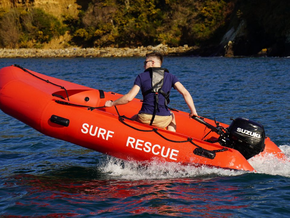 21 BATEAUX DEMONTABLES 25 SURF RESCUE  26 SURF RESCUE 400 168 SURFRECUE380 01.JPG