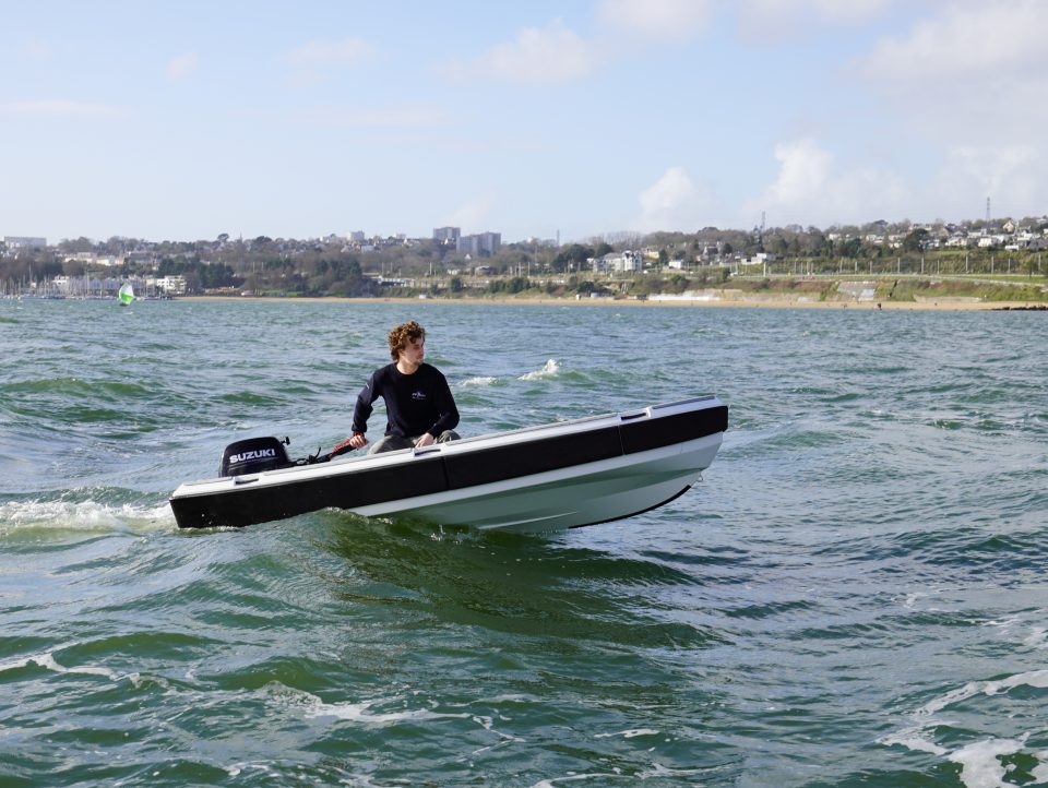 27 ANNEXES SEMI-RIGIDES ALUMINIUM 105 REEF CARBON 1164 dsc04158.jpg