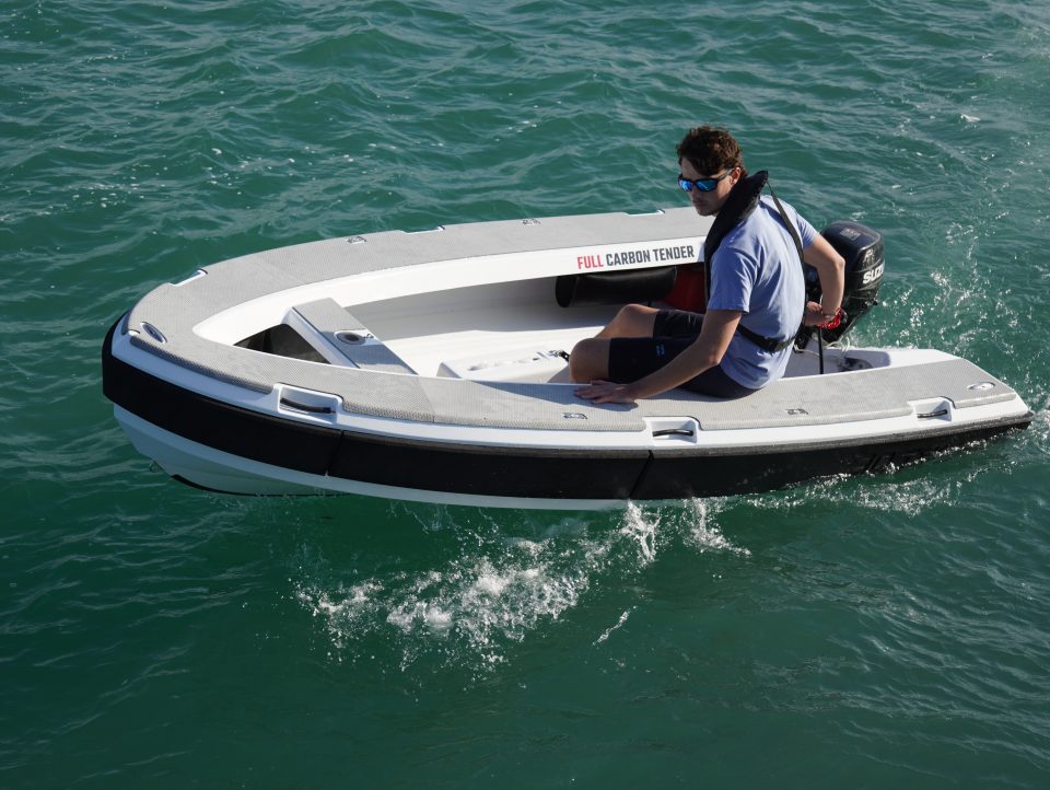 27 ANNEXES SEMI-RIGIDES ALUMINIUM 105 REEF CARBON 1191 dsc04999.jpg