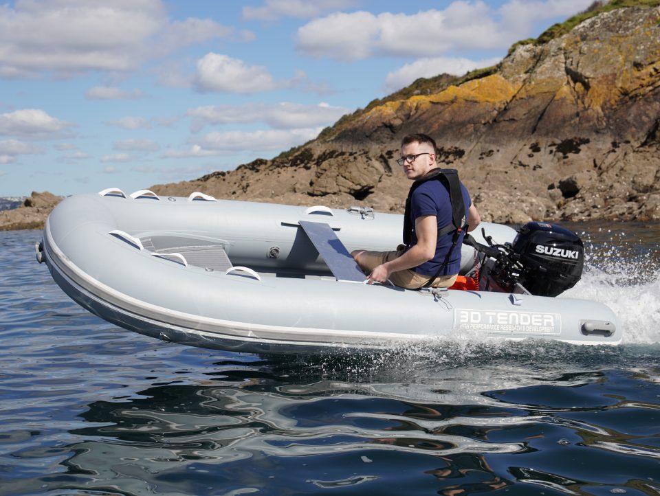 27 ANNEXES SEMI-RIGIDES ALUMINIUM 32 ULTRALIGHT RIB ALU 33 UL 330 203 UL330 07.JPG