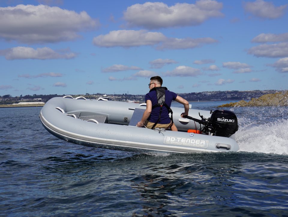 27 ANNEXES SEMI-RIGIDES ALUMINIUM 32 ULTRALIGHT RIB ALU 33 UL 330 205 UL330 02.JPG
