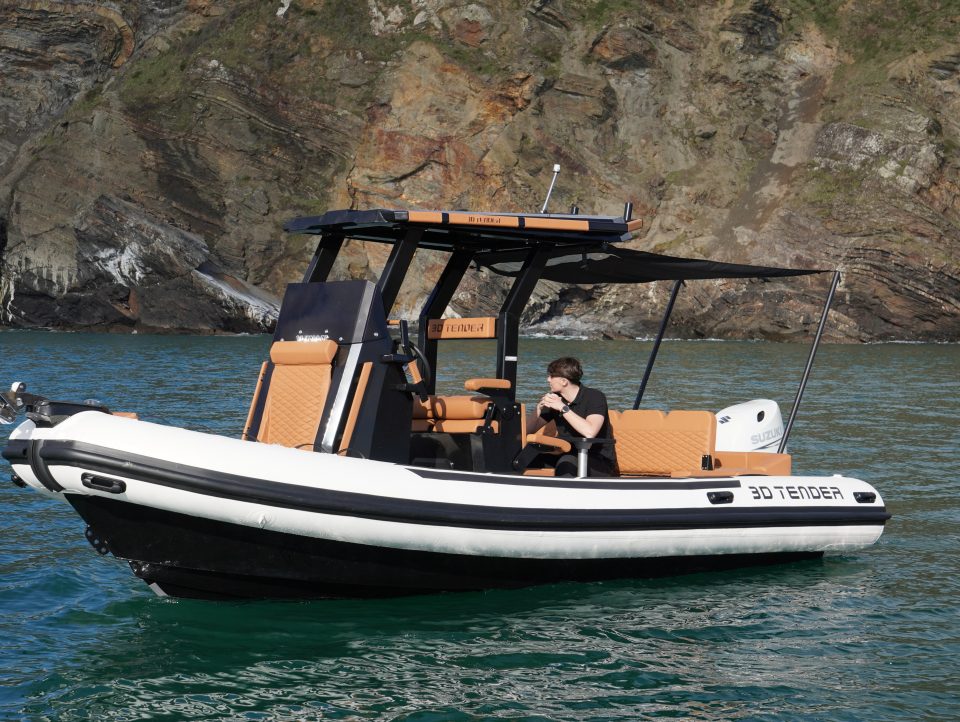 4 SEMI-RIGIDE 100 ODYSSEY 911 dsc00159.jpg