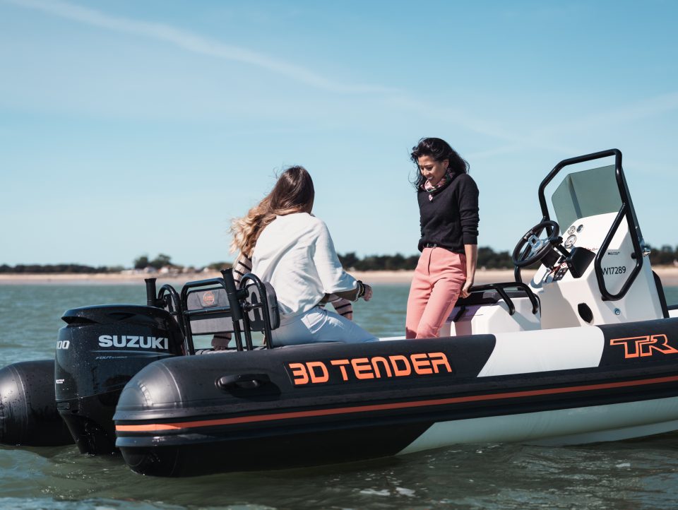 4 SEMI-RIGIDE 103 TR6 1313 tr6-essai-en-mer-13.jpg