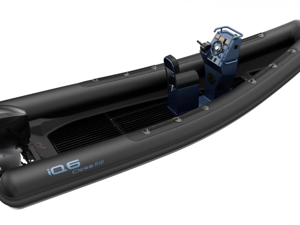 4 SEMI-RIGIDE 83 IQ6 578 iq6-pvc-jockeyseat-aluconsole.jpg