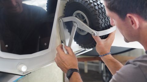 COMMENT INSTALLER VOS ROUES DE MISE À L'EAU A06